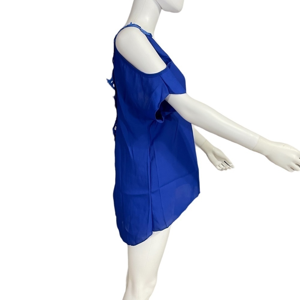 Women’s Cold Shoulder Blue Crochet Top
New - Picture 5 of 6